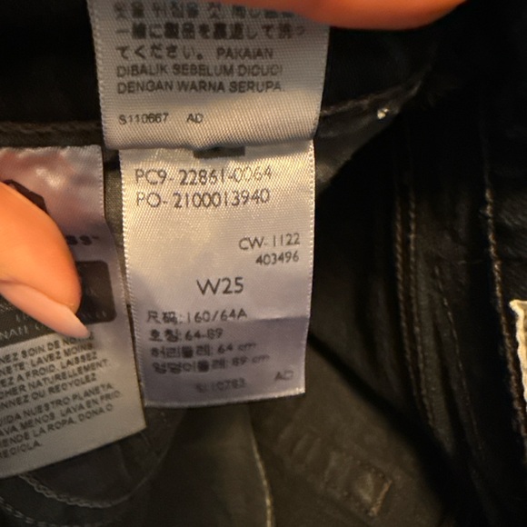 Levi’s Wedgie Fit Straight Jeans – Black (W25) - Picture 6 of 6